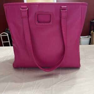 Xl Pink Learher Thirty one Purse